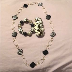 Necklace and bracelets costume .